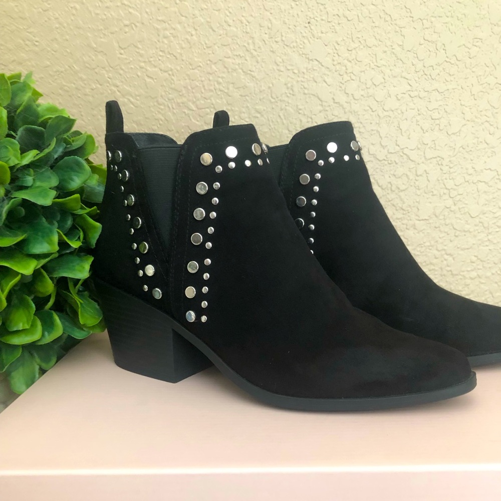 Size 7.5 Wildena boots by JustFab.